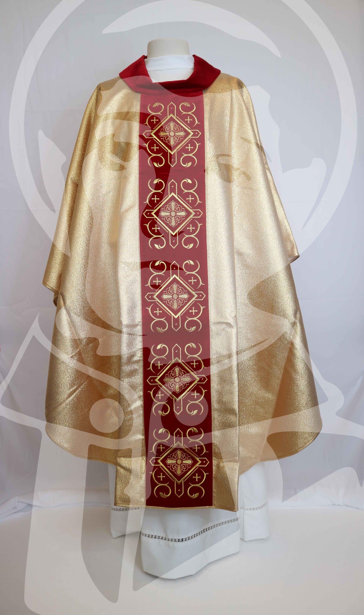 Casula Dourada com estola