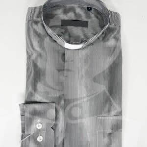 Camisa Riscada com Cabeção - Preto