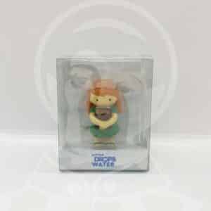 Menina com Bíblia e Vestido Verde